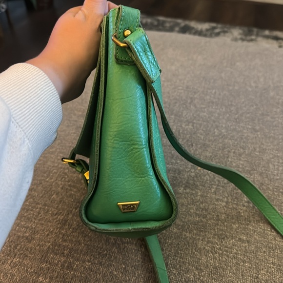 lll BeCa by Joy Gryson Green Leather Crossbody Handbag - Picture 3 of 8